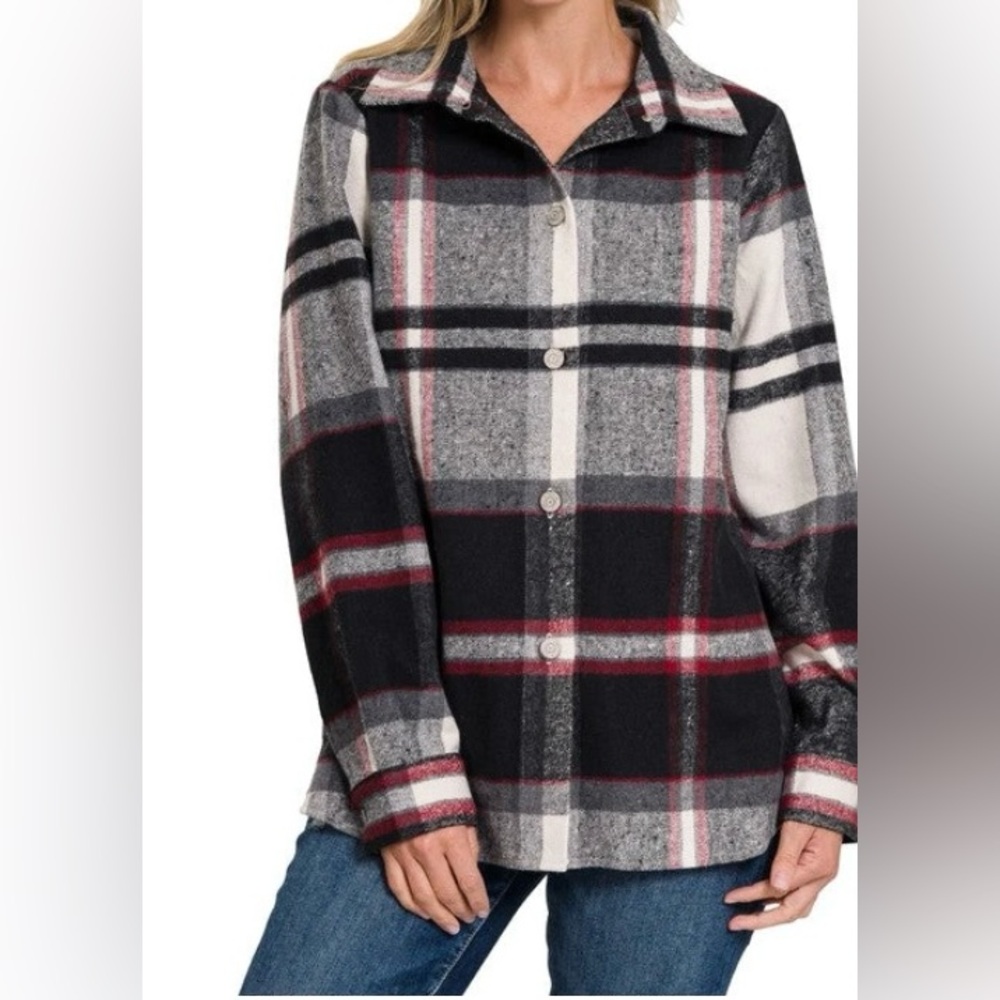 Zenana Mid Weight Black plaid shacket Size Large